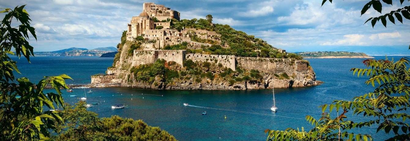 Yachting in Italy: the sights of the island of Ischia