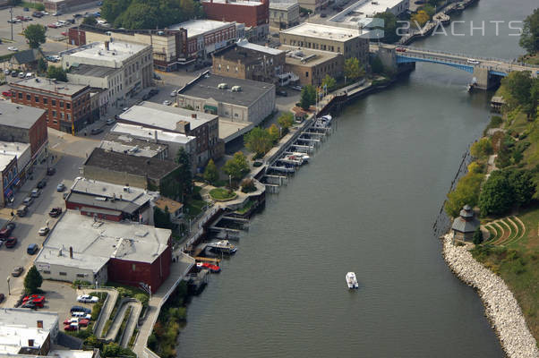 Manistee Inn & Marina