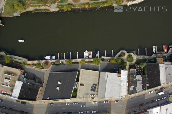 Manistee Inn & Marina