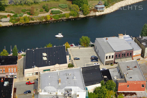 Manistee Inn & Marina