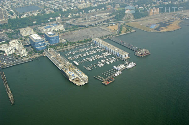 Lincoln Harbor Yacht Club