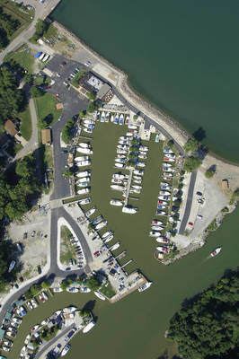 Chagrin Lagoons Yacht Club