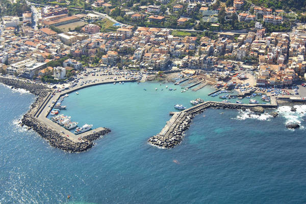 Acitrezza Marina