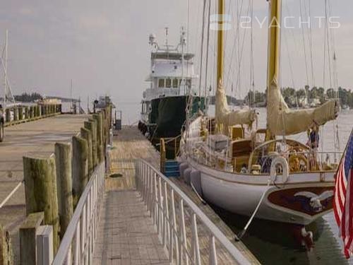 Hodgdon Yacht Services – Boothbay Harbor Wharf