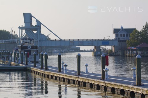 Knapp’s Narrows Marina & Inn