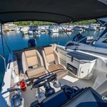 Quicksilver Activ 755 Sundeck