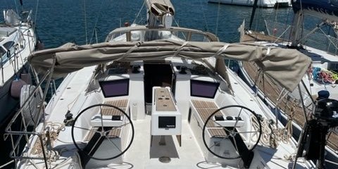 Dufour 390