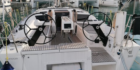 Dufour 360