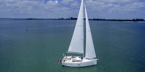 Dufour 360