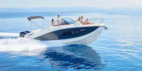 Quicksilver Activ 875 Sundeck