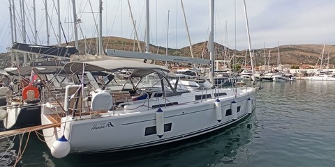 Hanse 548