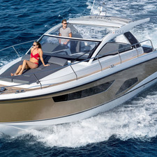 Sealine S335v