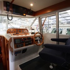 Nimbus 380 Commander