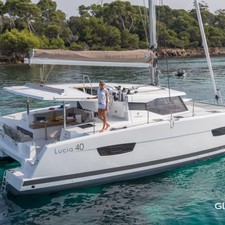 Fountaine Pajot Lucia 40