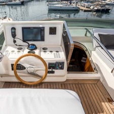Uniesse 72 fly