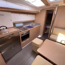 Dufour 390