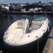 Sea Ray 220