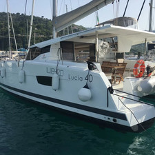 Fountaine Pajot Lucia 40