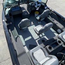 Lowe FM 1800 WT