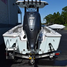 Sportsman Masters 247OE Bay Boat