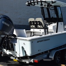 Sportsman Masters 247OE Bay Boat