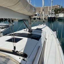 Dufour 390
