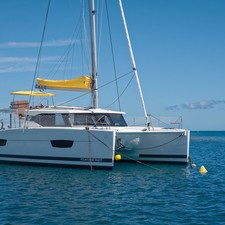 Fountaine Pajot Lucia 40