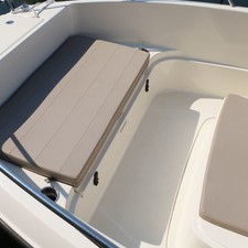 Quicksilver 675