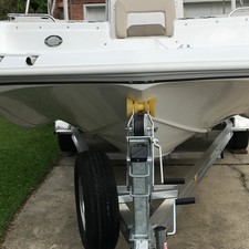 Hurricane Center Console 19 OB