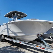 Robalo R270