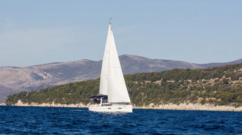 Beneteau Oceanis 38