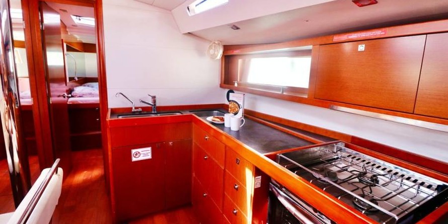 Oceanis 48