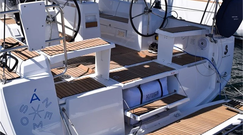 Oceanis 38 (3Cab)