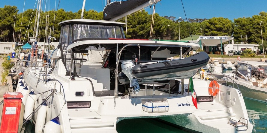 Lagoon 42