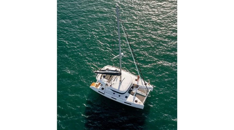 Lagoon 46 (4+2cab)
