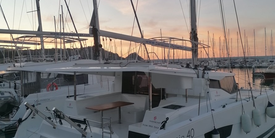 Fountaine Pajot Lucia 40