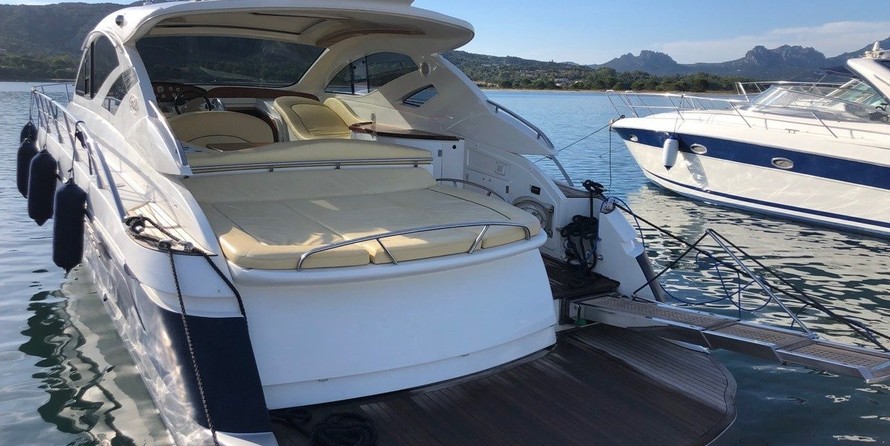 Blu martin 58 feet open