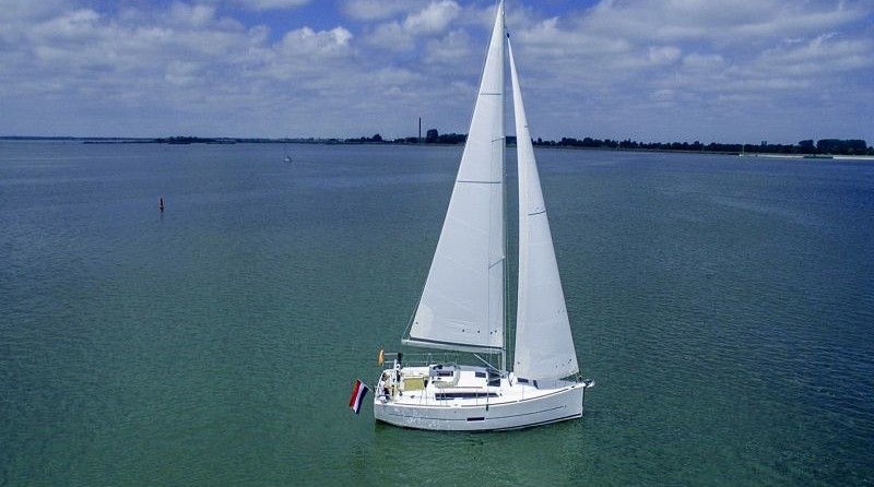 Dufour 360