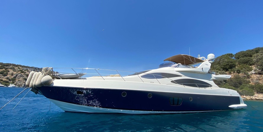 Azimut 68E