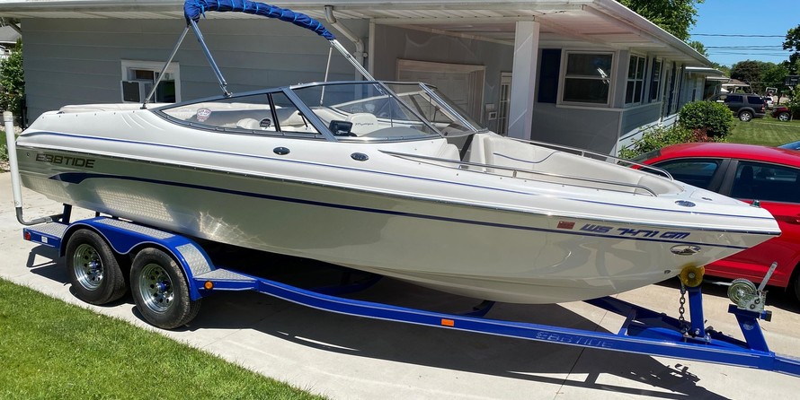 Ebbtide 2100 Bow Rider