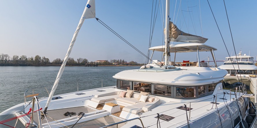 Lagoon 55