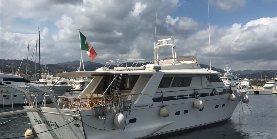 Cantieri di Pisa Pegasus 24