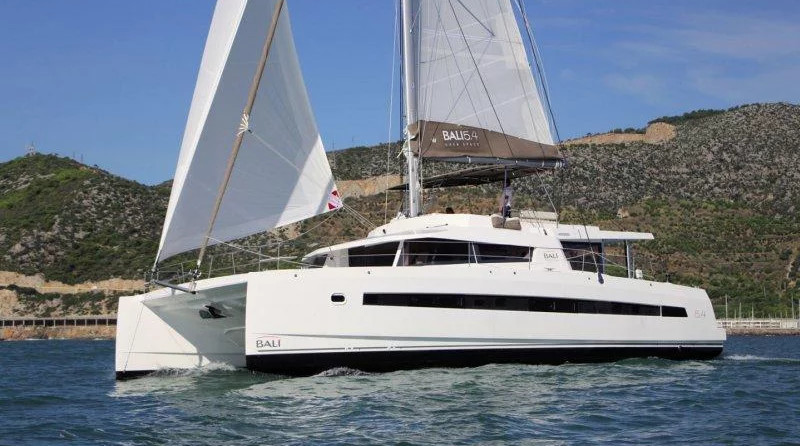 Bali 5.4 - 5 + 2 cab