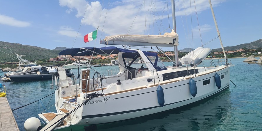 Beneteau Oceanis 38.1