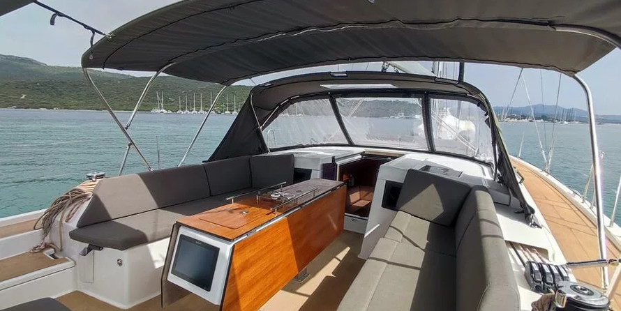 Dufour 470 - 5 + 1 cab.